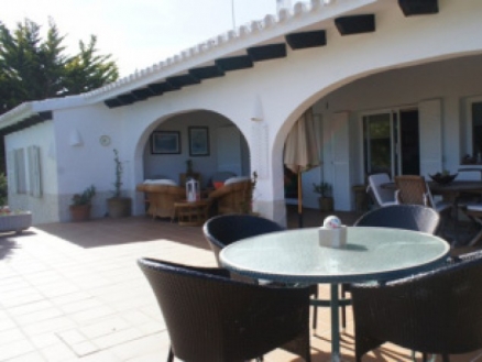 Villa with 4 bedroom in town 170663