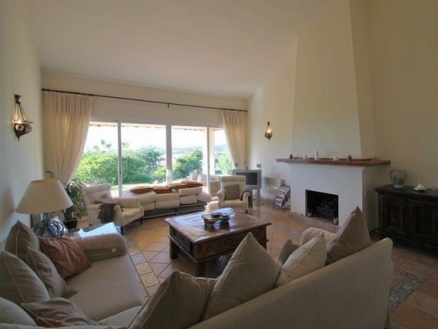 Estepona property: Villa with 3 bedroom in Estepona 171910
