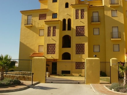 Estepona property: Apartment with 2 bedroom in Estepona 172028