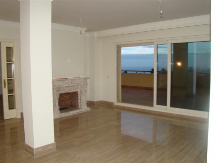 Apartment with 4 bedroom in town 172306