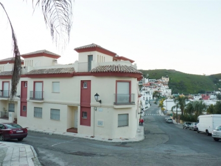Coin property: Townhome for sale in Coin 172343