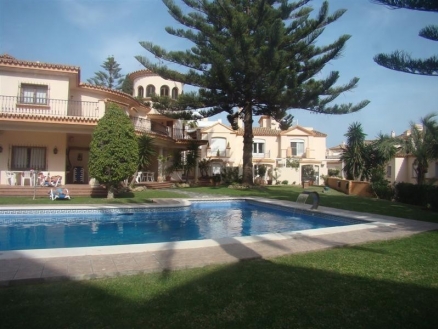 Estepona property: Townhome with 5 bedroom in Estepona 172442