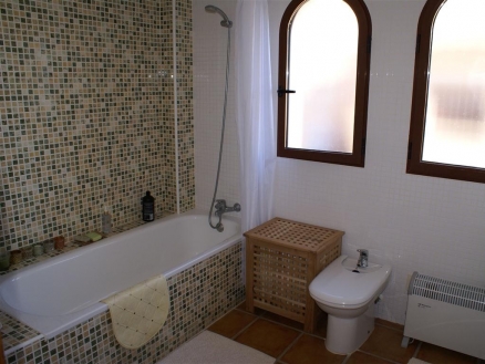 Villa&nbsp;for&nbsp;sale&nbsp;in&nbsp;town,&nbsp;Alicante&nbsp;172801