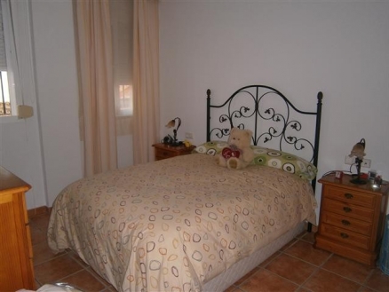 Estepona property: Apartment with 2 bedroom in Estepona 172938