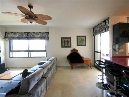 Estepona property: Apartment with 3 bedroom in Estepona 172972