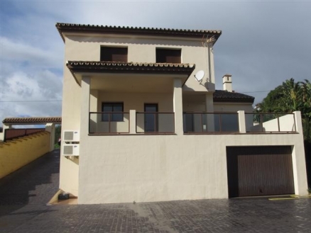 Estepona property: Villa with 3 bedroom in Estepona, Spain 173188