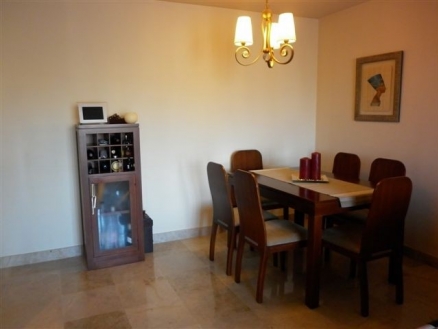Apartment with 3 bedroom in town 173708
