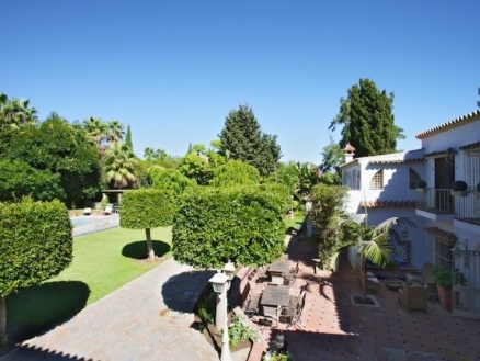 Villa for sale in town, Spain 173831