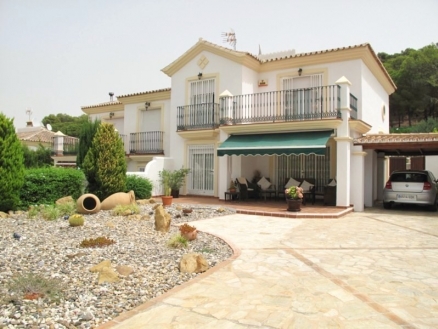 Villa for sale in town 174064