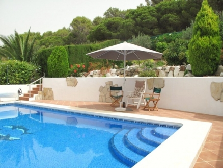 Villa for sale in town, Spain 174064