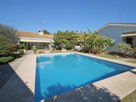 Villa for sale in town, Spain 174541