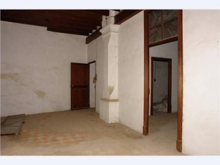 Inca&nbsp;property:&nbsp;Commercial&nbsp;with&nbsp;bedroom&nbsp;in&nbsp;Inca,&nbsp;Spain&nbsp;175474