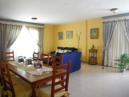 Villa&nbsp;with&nbsp;3&nbsp;bedroom&nbsp;in&nbsp;town&nbsp;178402