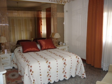 Villa&nbsp;with&nbsp;4&nbsp;bedroom&nbsp;in&nbsp;town&nbsp;178544