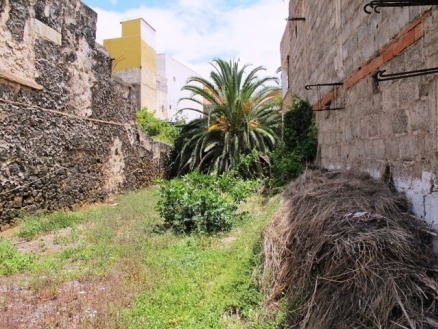 Land&nbsp;with&nbsp;bedroom&nbsp;in&nbsp;town&nbsp;178549