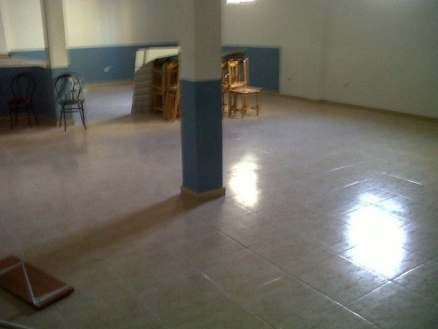 Commercial&nbsp;with&nbsp;bedroom&nbsp;in&nbsp;town&nbsp;178638