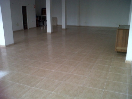 Commercial&nbsp;with&nbsp;bedroom&nbsp;in&nbsp;town&nbsp;178640