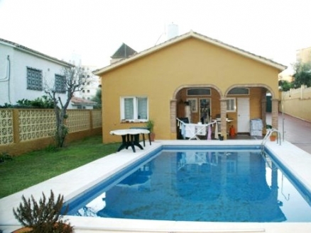 Villa&nbsp;for&nbsp;sale&nbsp;in&nbsp;town,&nbsp;Spain&nbsp;180901