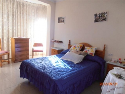 Apartment&nbsp;with&nbsp;4&nbsp;bedroom&nbsp;in&nbsp;town&nbsp;180941
