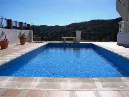 Villa&nbsp;for&nbsp;sale&nbsp;in&nbsp;town,&nbsp;Spain&nbsp;180947