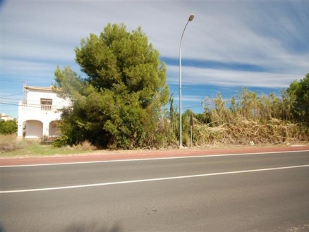 Land with bedroom in town 180961