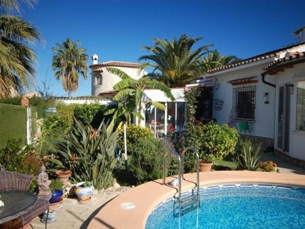 Villa for sale in town, Spain 180967