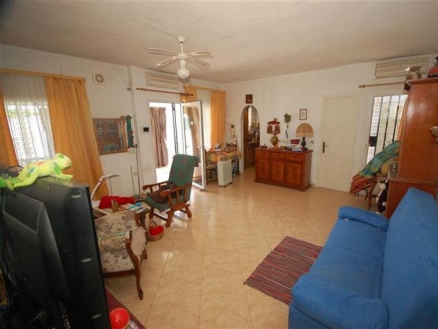 Villa&nbsp;with&nbsp;4&nbsp;bedroom&nbsp;in&nbsp;town&nbsp;180984