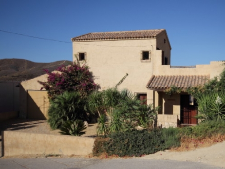 Farmhouse for sale in town 181424