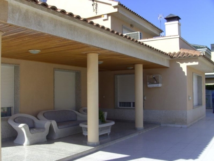 Villa for sale in town 184961