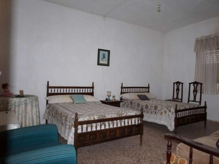 House with 3 bedroom in town, Spain 185006