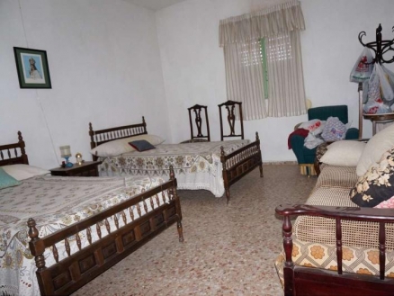 House for sale in town,  185006