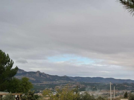 House with 3 bedroom in town 185016