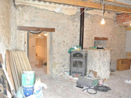 Cave House with 4 bedroom in town 185031
