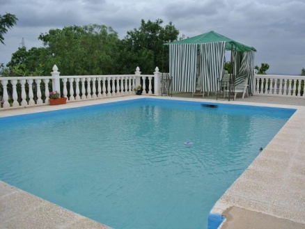 Villa for sale in town 185035