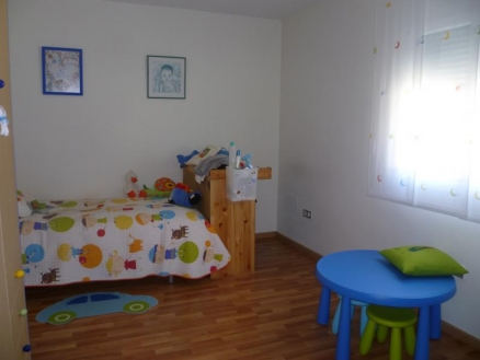 Villa for sale in town, Spain 185047