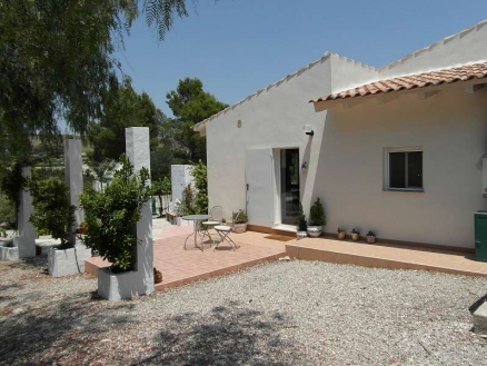 Villa for sale in town, Spain 185050