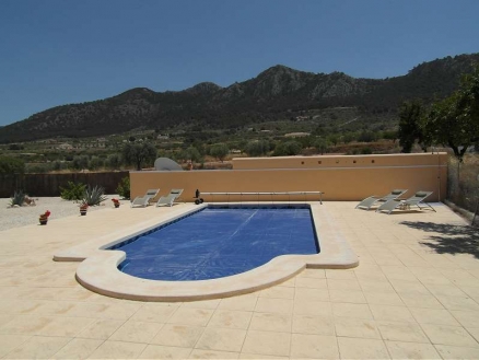 Villa for sale in town, Spain 185051