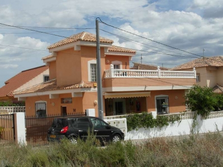 Villa for sale in town 185052