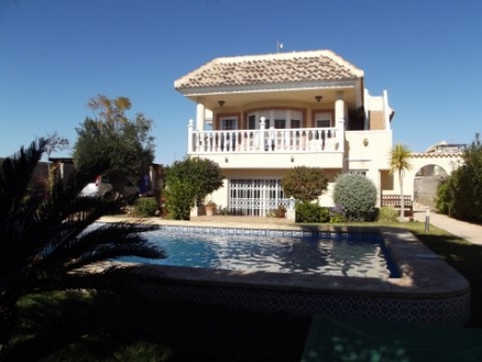 Villa with 4 bedroom in town 185054