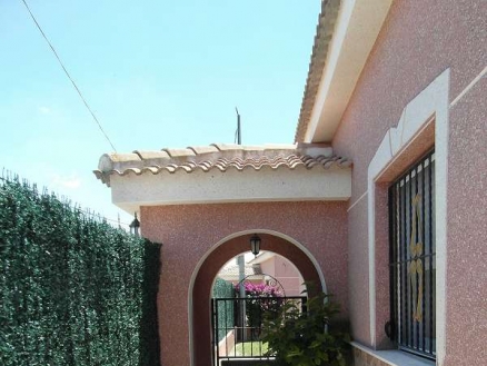 Villa for sale in town, Spain 185055