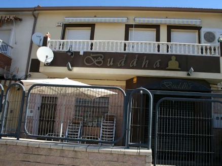 Commercial for sale in town 185084