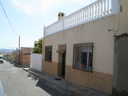 House for sale in town, Spain 185087