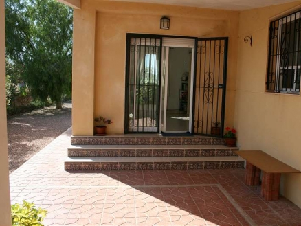 Villa for sale in town, Spain 185089
