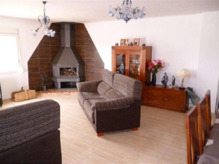 Villa with 3 bedroom in town 185096