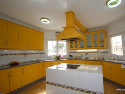 Villamartin property: Alicante property | 4 bedroom Villa 185421