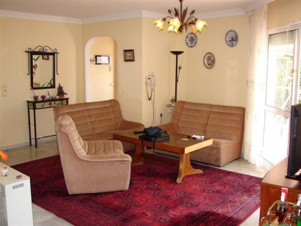 Villa for sale in town, Spain 185646