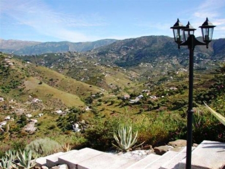 Villa for sale in town, Spain 185652