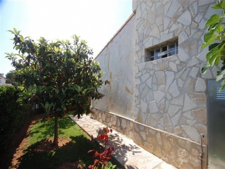 Villa for sale in town, Spain 185671