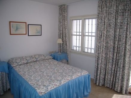 Estepona property: Apartment with 3 bedroom in Estepona, Spain 185895