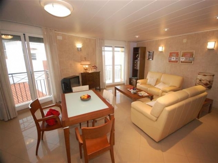 Apartment for sale in town, Spain 185995